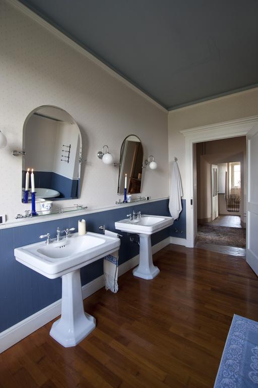 Castello Di Coazzolo Bed & Breakfast Neive Ruang foto